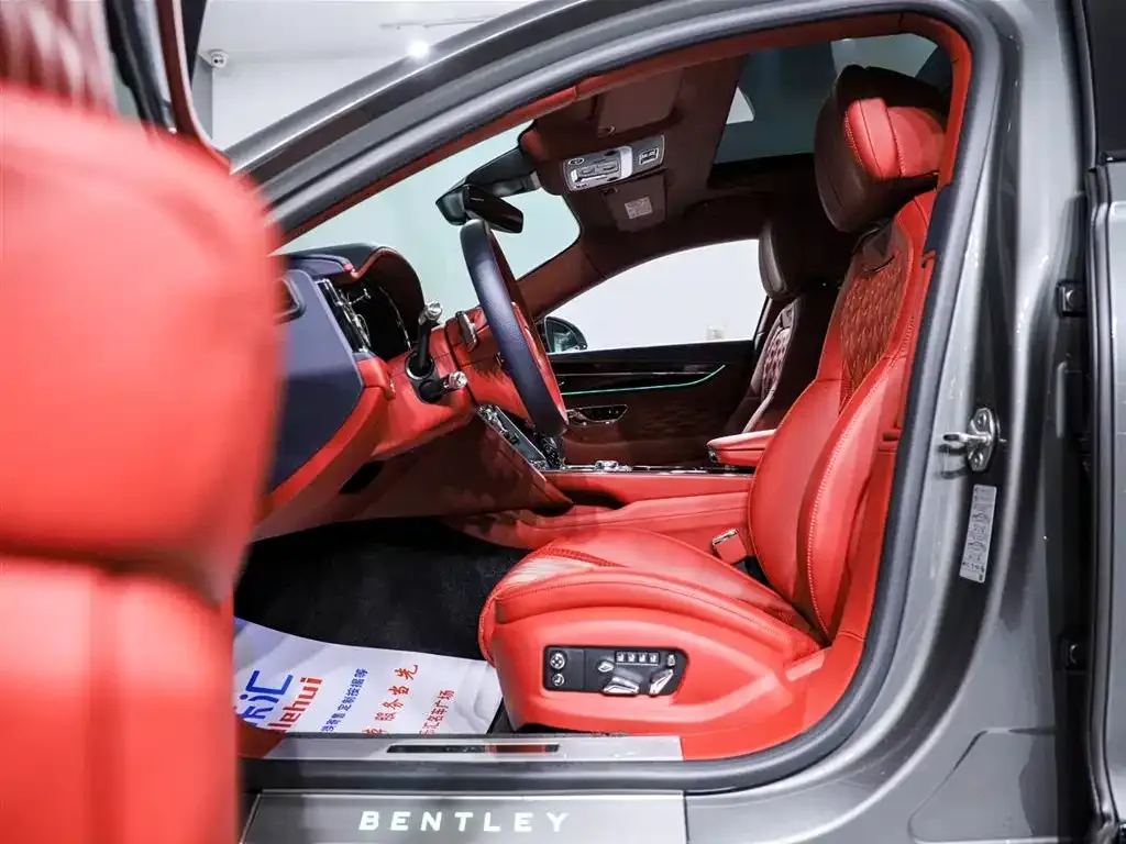 Bentley Flying Spur — фото 9