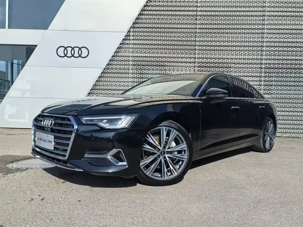 Audi A6L — фото 1