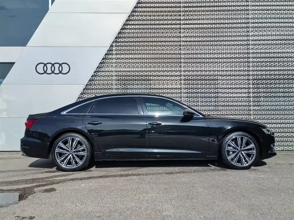 Audi A6L — фото 5