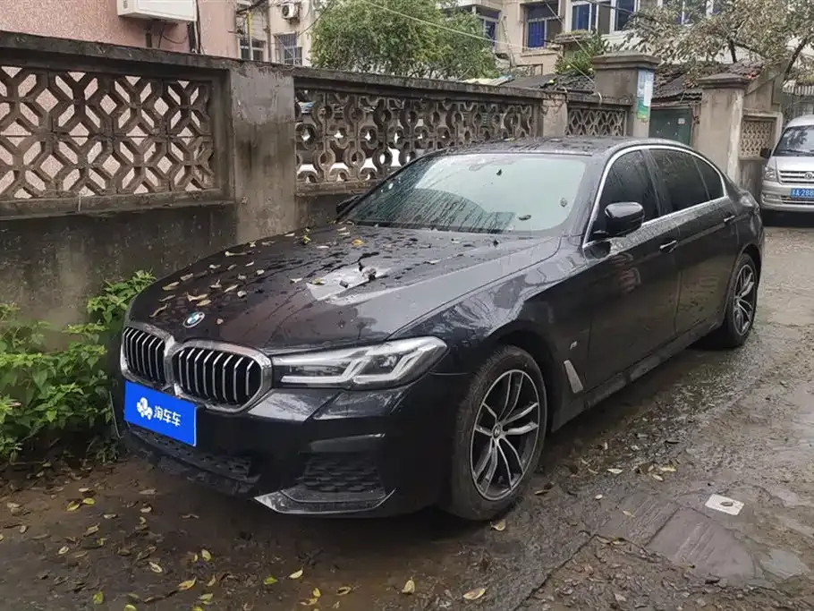 BMW 5 Series — фото 1