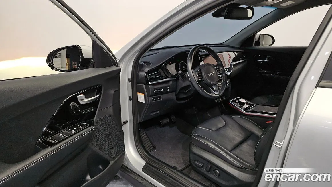 Kia Niro — фото 10