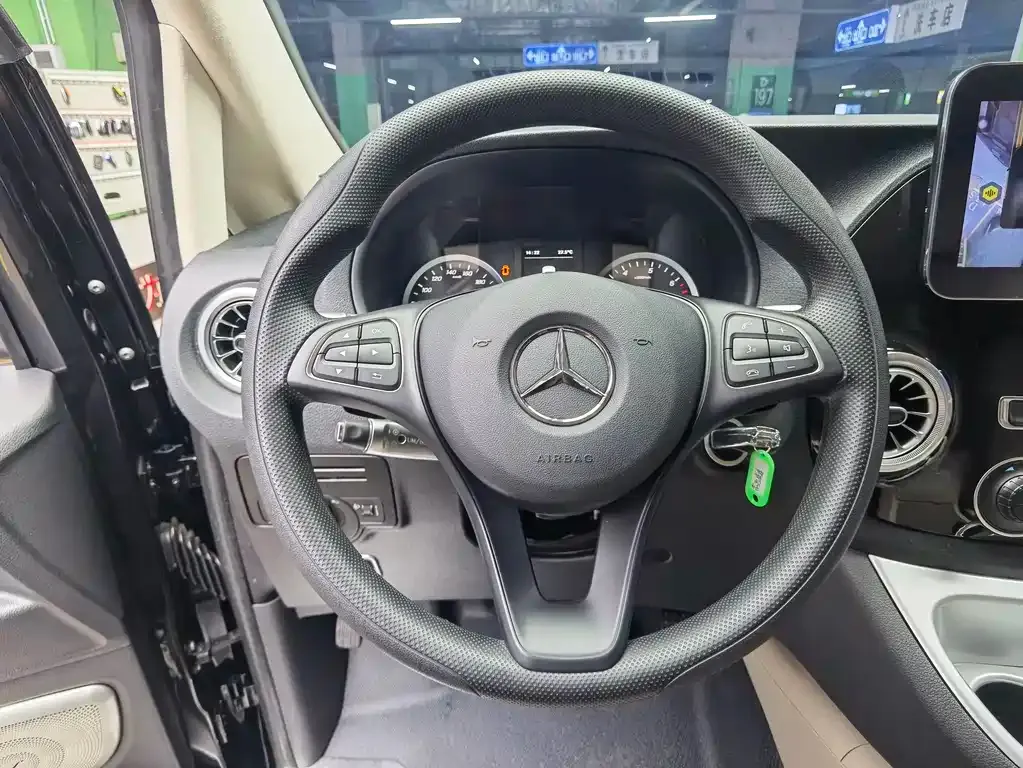 Mercedes-Benz Vito — фото 10