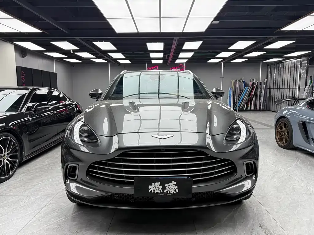 Aston Martin DBX — фото 2