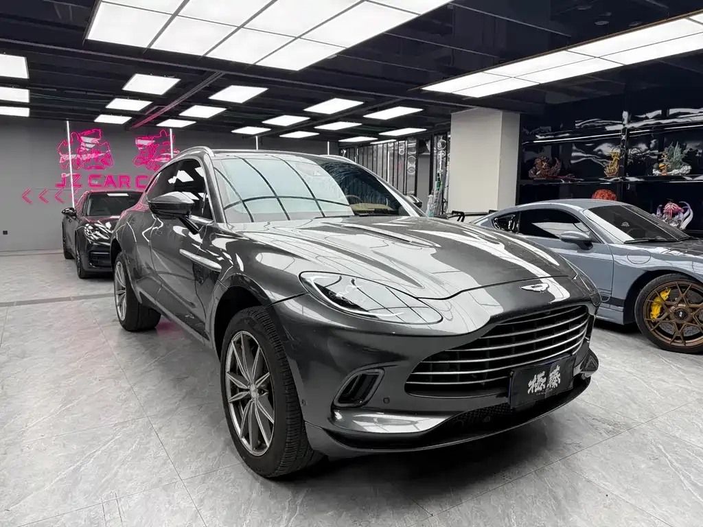 Aston Martin DBX — фото 3
