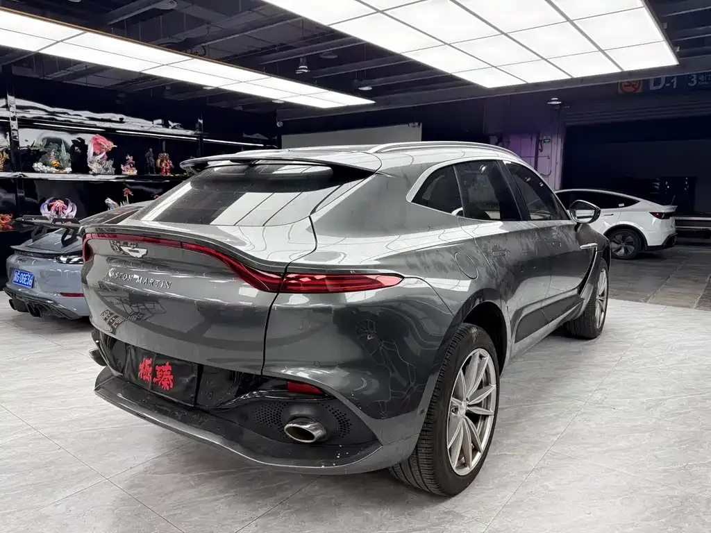 Aston Martin DBX — фото 4
