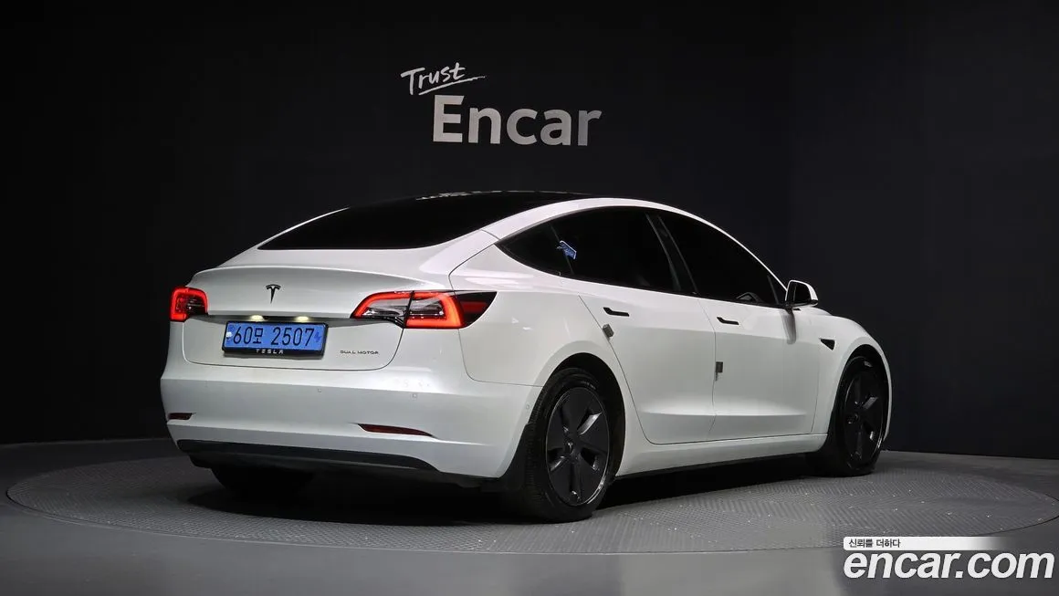 Tesla Model 3 — фото 2