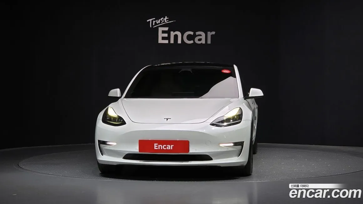 Tesla Model 3 — фото 3