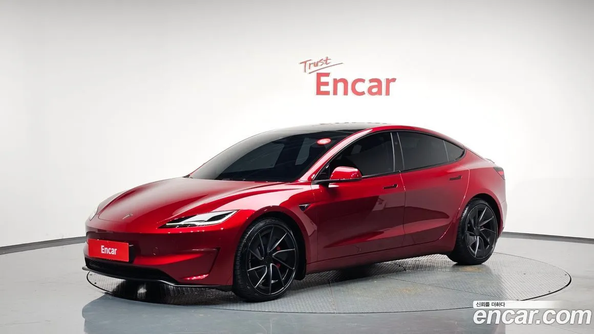 Tesla Model 3 — фото 1
