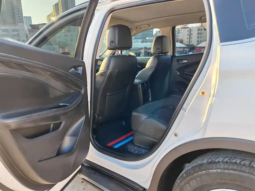 Buick Envision Plus — фото 5