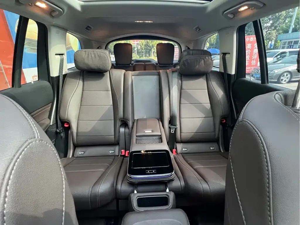Mercedes-Benz GLS — фото 9