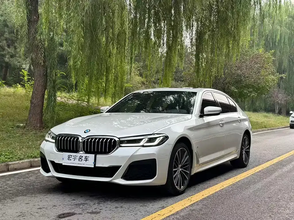 BMW 5 Series — фото 1