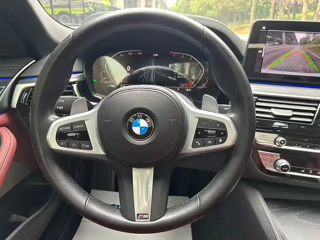 BMW 5 Series — фото 10