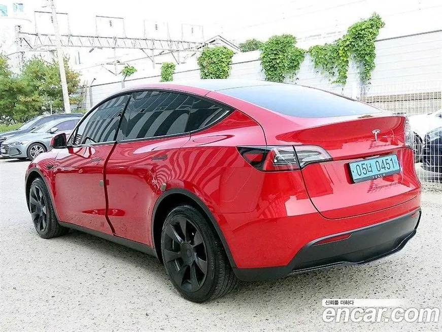 Tesla Model Y — фото 3