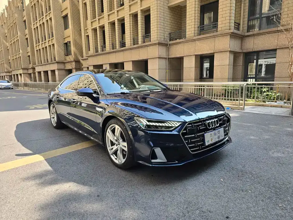 Audi A7L — фото 2