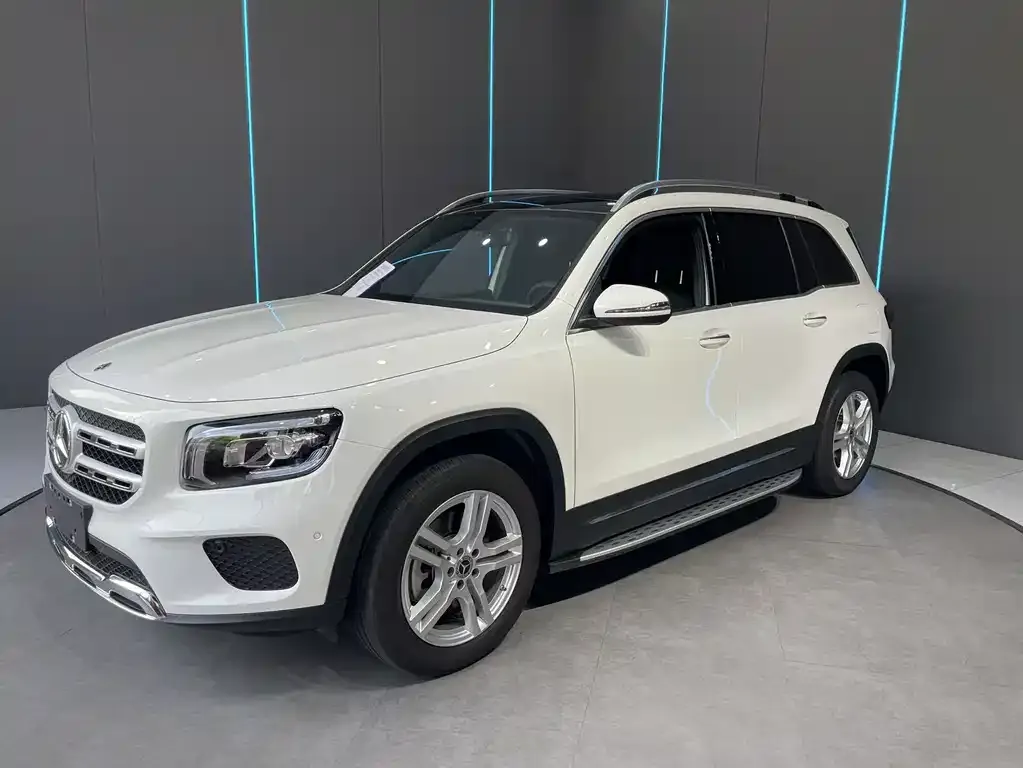 Mercedes-Benz GLB — фото 1