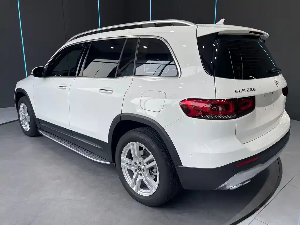 Mercedes-Benz GLB — фото 8