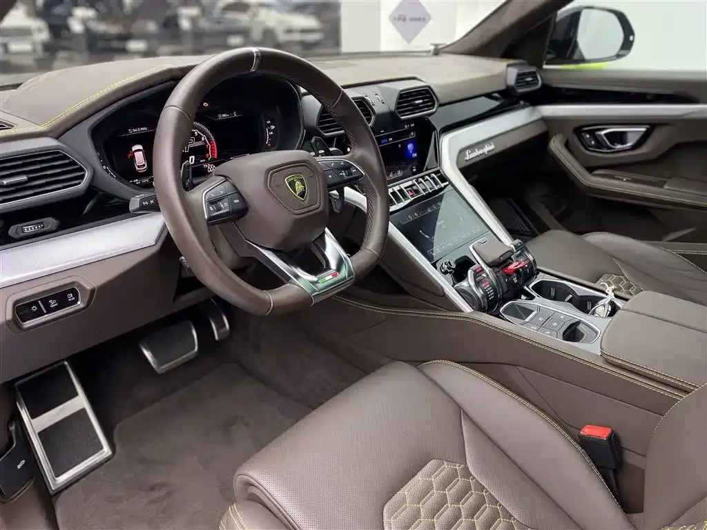 Lamborghini Urus — фото 5