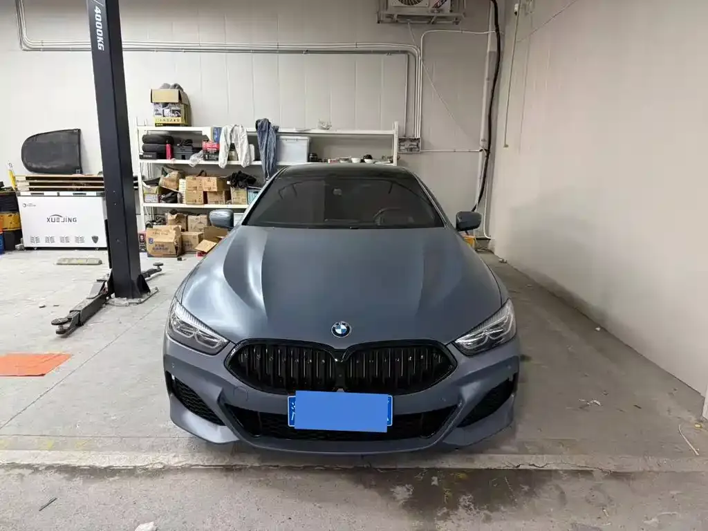 BMW 8 Series — фото 2