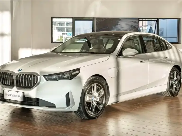 BMW i5 — фото 1