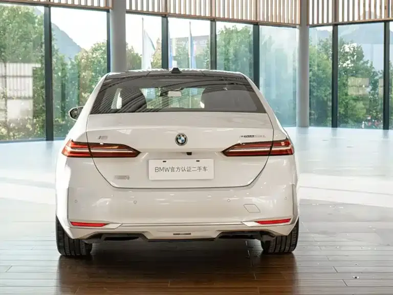 BMW i5 — фото 7