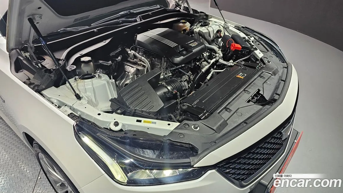 Cadillac CT5 — фото 6