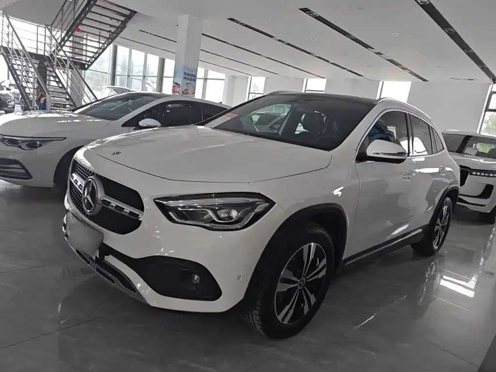 Mercedes-Benz GLA — фото 1