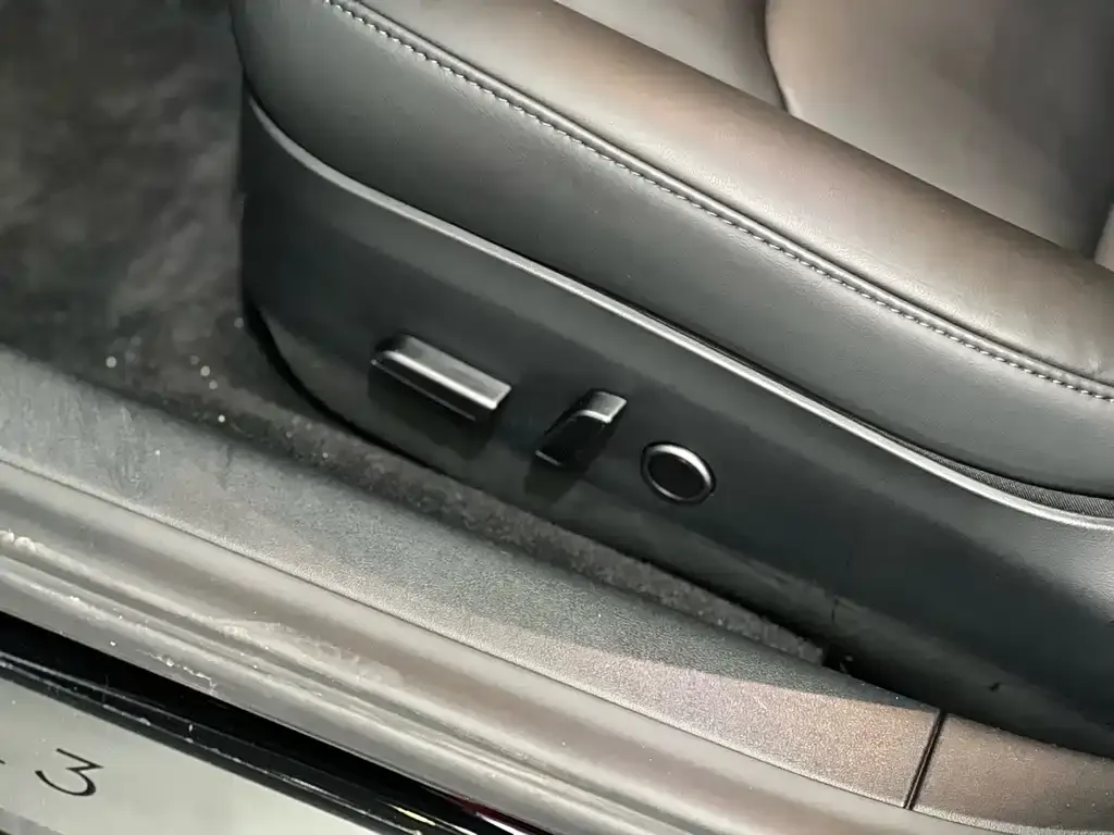 Tesla Model 3 — фото 10