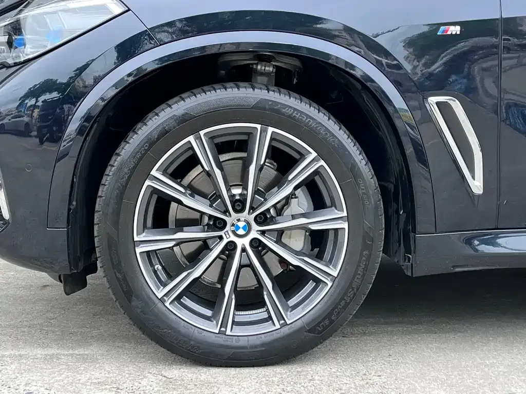 BMW X5 — фото 8