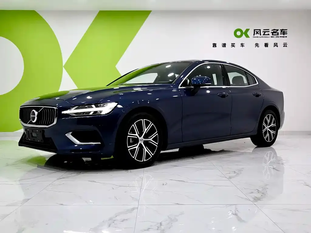 Volvo S60 — фото 1