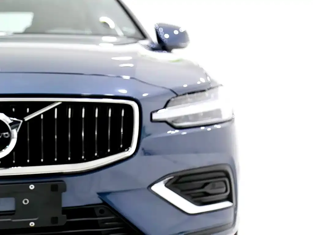 Volvo S60 — фото 10