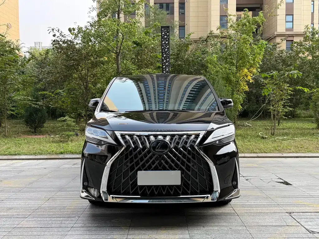 Lexus LM — фото 3