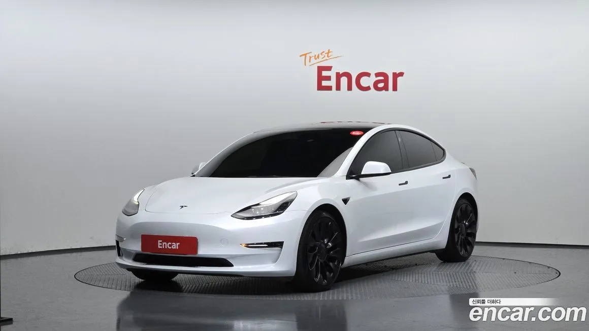 Tesla Model 3 — фото 1