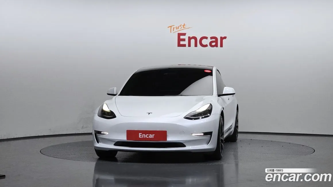 Tesla Model 3 — фото 3