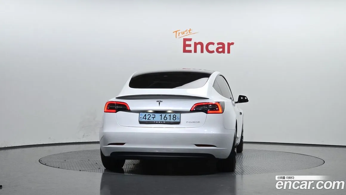 Tesla Model 3 — фото 4