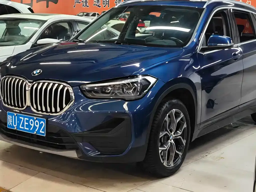BMW X1 — фото 1