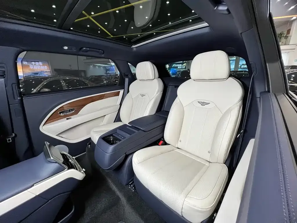 Bentley Bentayga — фото 10
