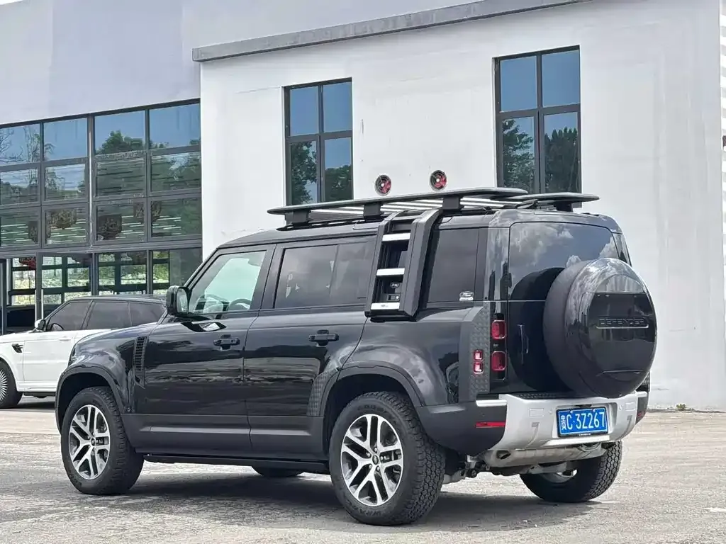 Land Rover Defender — фото 6