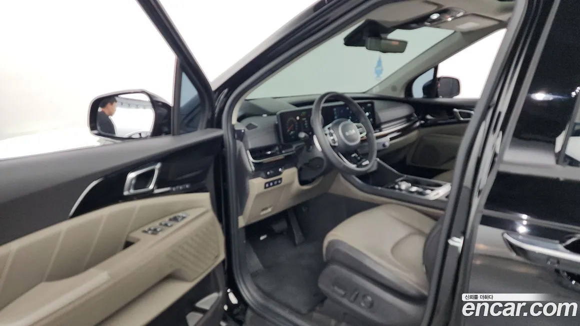 Kia Carnival — фото 10