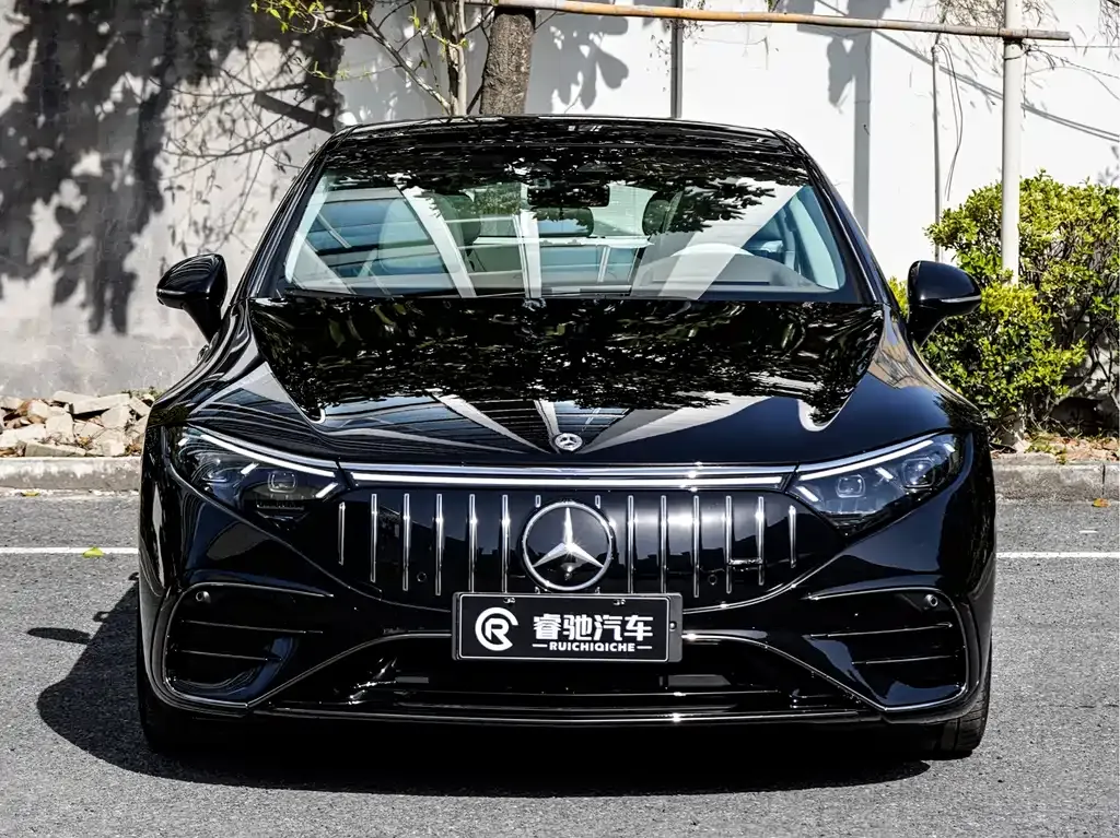 Mercedes-Benz EQS AMG — фото 3
