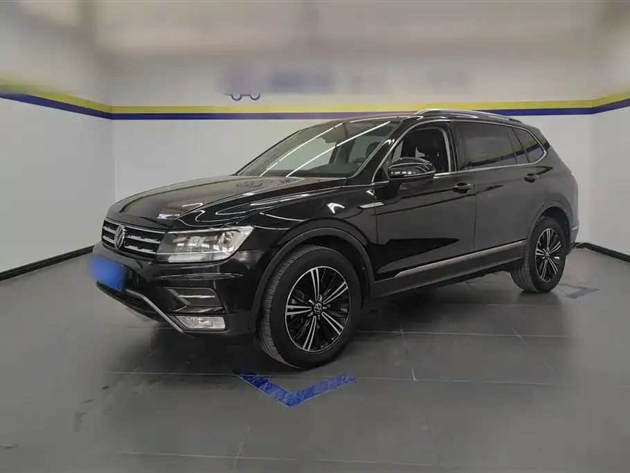 Volkswagen Tiguan L — фото 2