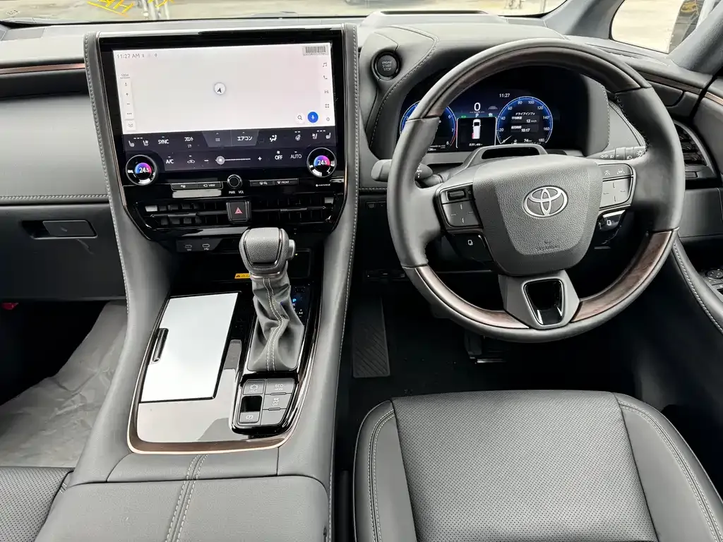 Toyota Alphard — фото 3