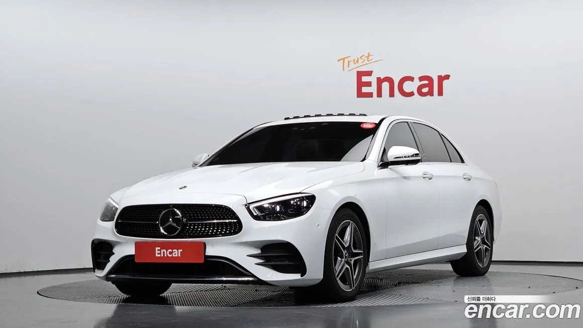 Mercedes-Benz E-Class — фото 1