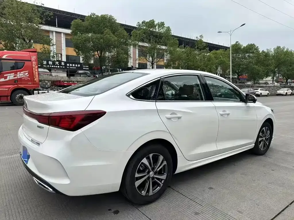 Changan Eado — фото 9