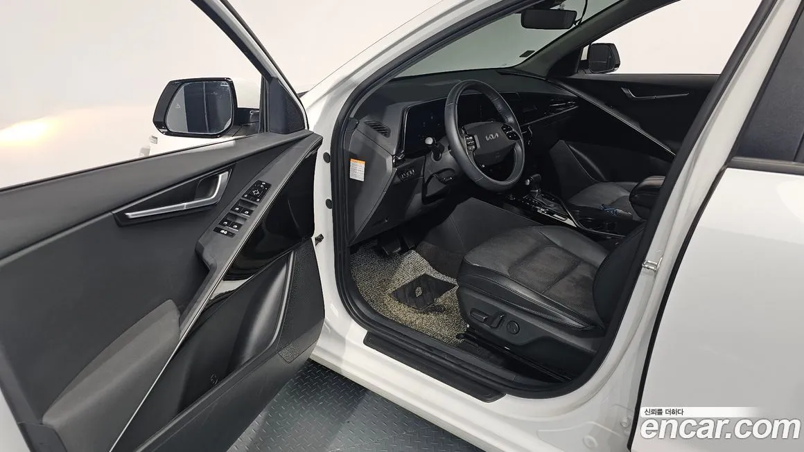 Kia Niro — фото 10