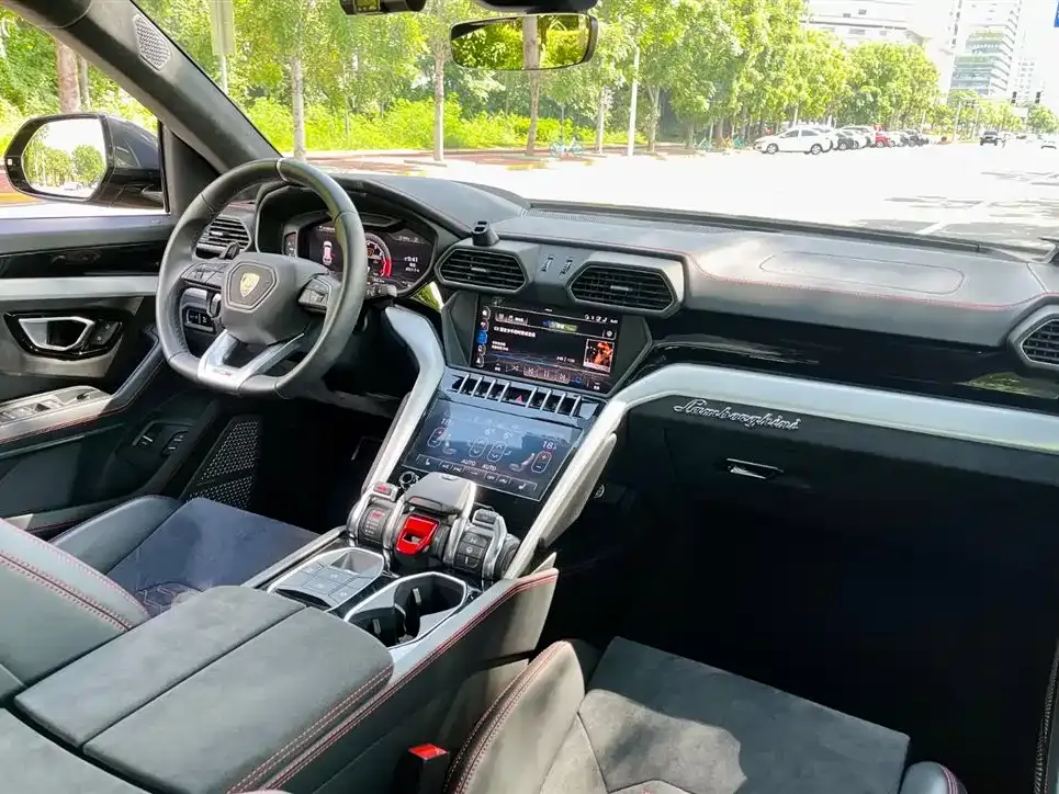 Lamborghini Urus — фото 7