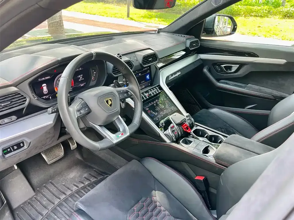 Lamborghini Urus — фото 9