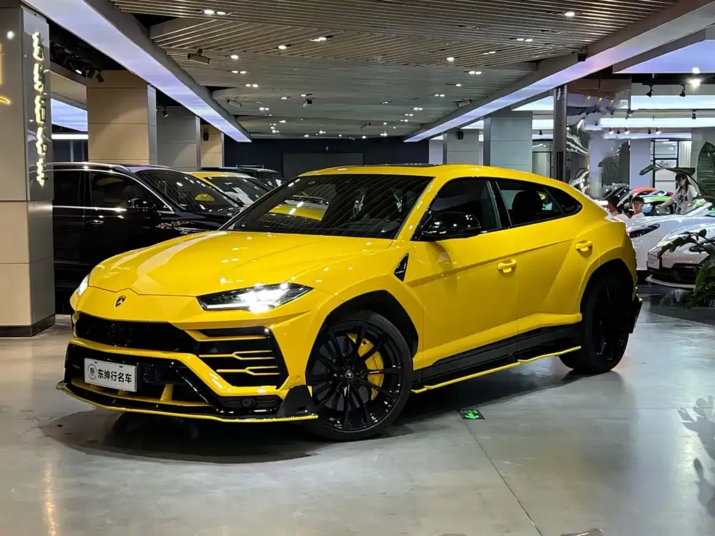 Lamborghini Urus — фото 1