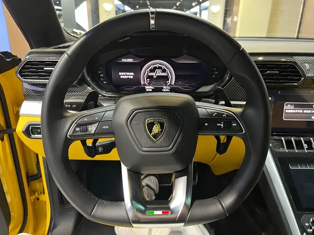 Lamborghini Urus — фото 10