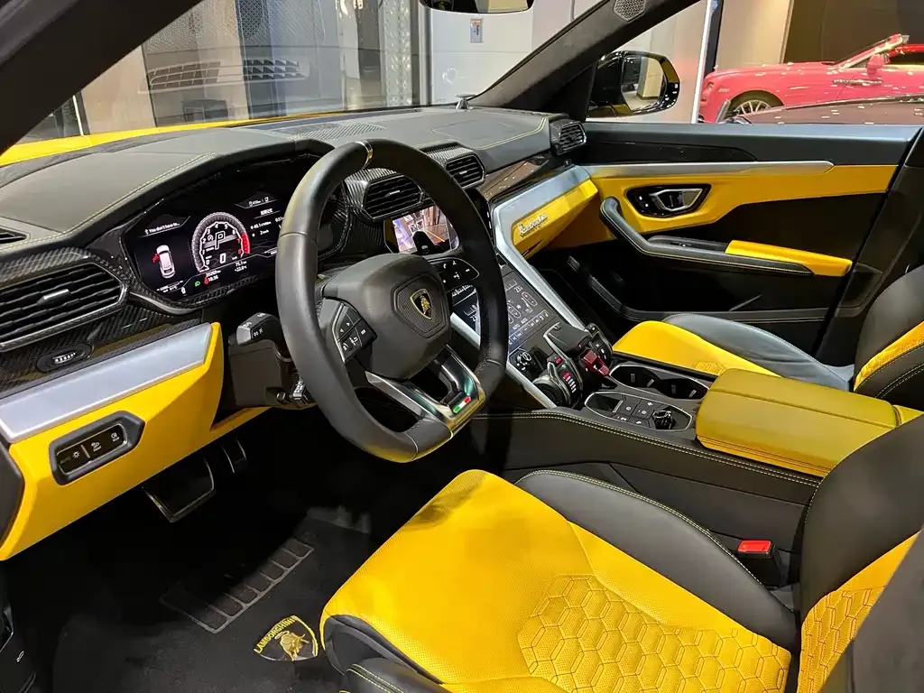 Lamborghini Urus — фото 9