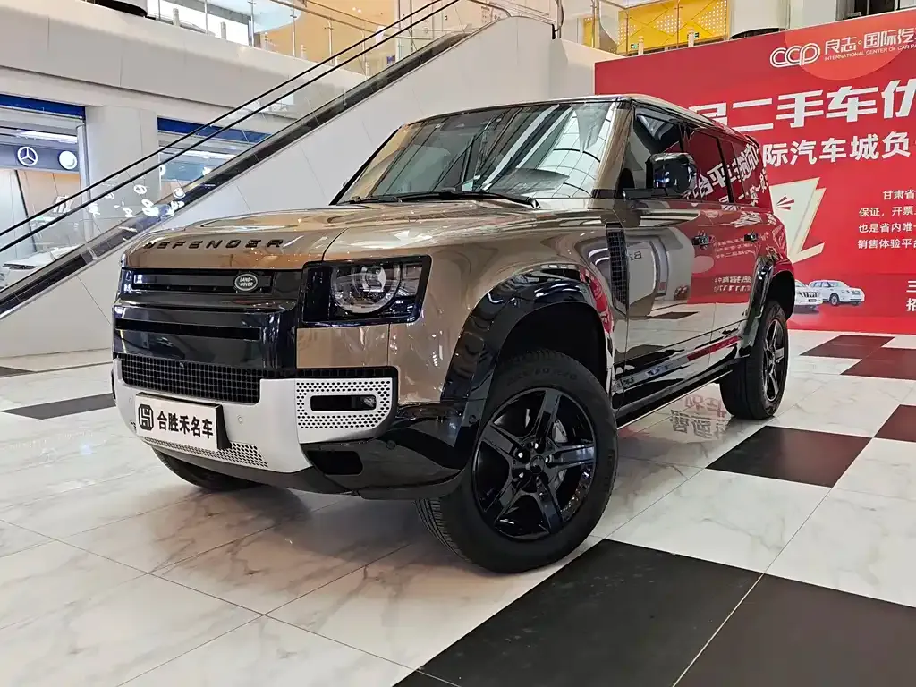 Land Rover Defender — фото 1